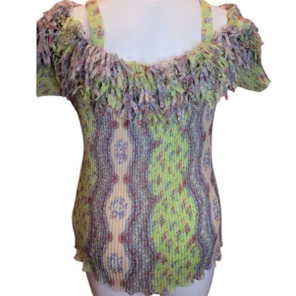 Kaely N-MAX Floral pleated cold shoulder short sleeve Top blouse fringe Sz L - Picture 3 of 6